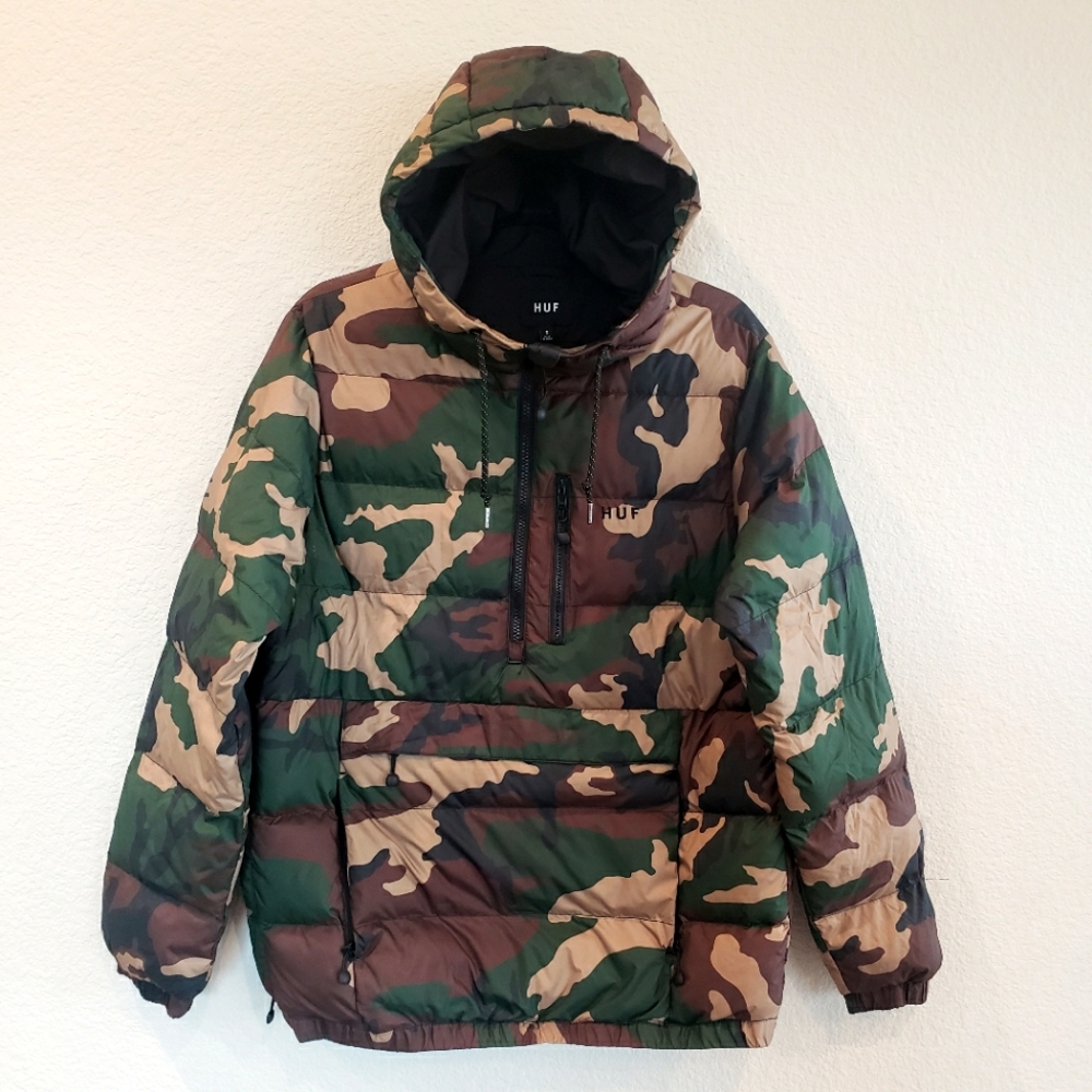 Huff camo puffer jacket, size small